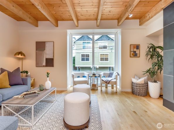 4521 40th Avenue SW B, Seattle WA 98116