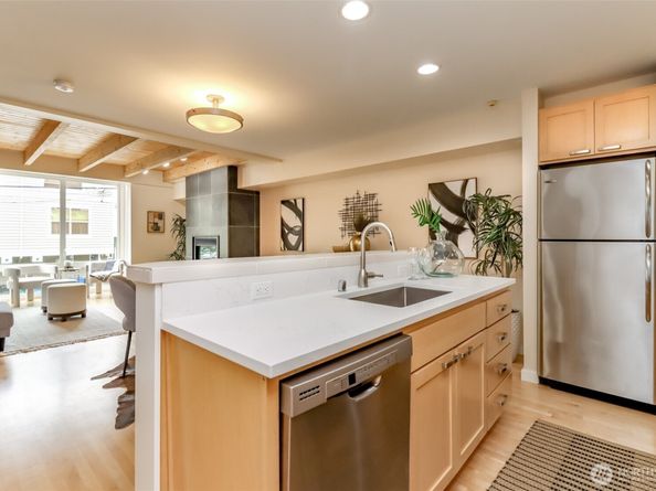 4521 40th Avenue SW B, Seattle WA 98116