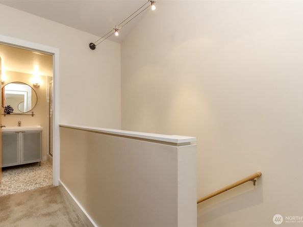 4521 40th Avenue SW B, Seattle WA 98116