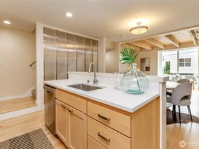 4521 40th Avenue SW B, Seattle WA 98116