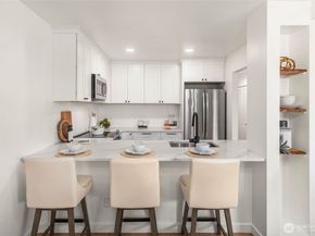 12003 100th Avenue NE 202, Kirkland WA 98034