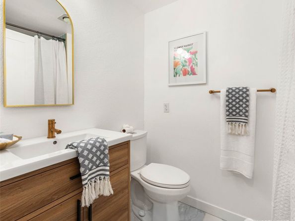 12003 100th Avenue NE 202, Kirkland WA 98034