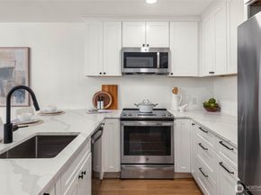 12003 100th Avenue NE 202, Kirkland WA 98034