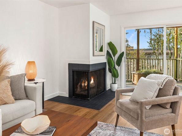 12003 100th Avenue NE 202, Kirkland WA 98034