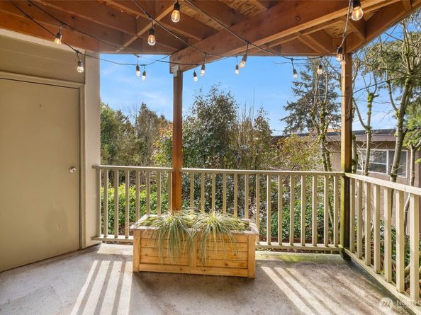 12003 100th Avenue NE 202, Kirkland WA 98034