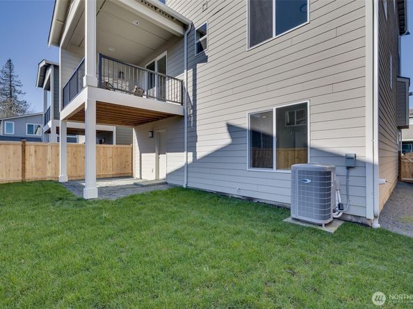 1102 168th Street SW, Lynnwood WA 98037