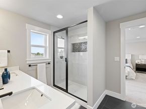 1102 168th Street SW, Lynnwood WA 98037