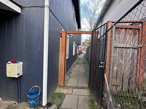 10453 1st Avenue SW, Seattle WA 98146