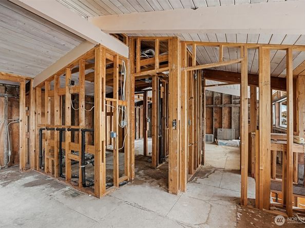 8001 West Mercer Way, Mercer Island WA 98040