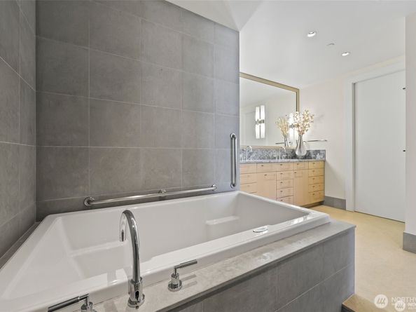 1521 2nd Avenue 2202, Seattle WA 98101