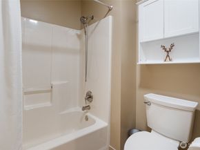 15060 225th Avenue NE, Woodinville WA 98077