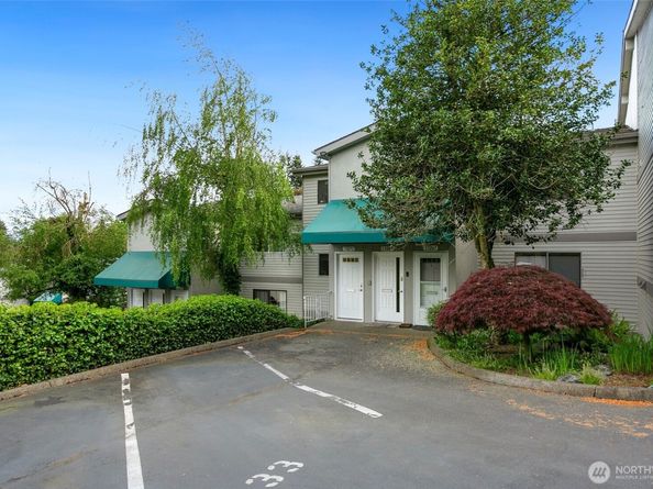 13271 15th Avenue NE B13, Seattle WA 98125