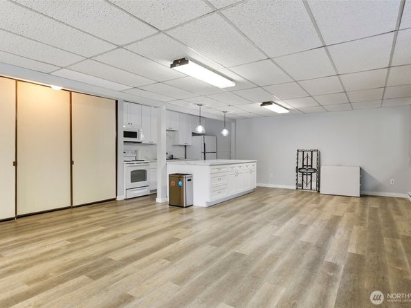 13271 15th Avenue NE B13, Seattle WA 98125