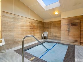13271 15th Avenue NE B13, Seattle WA 98125