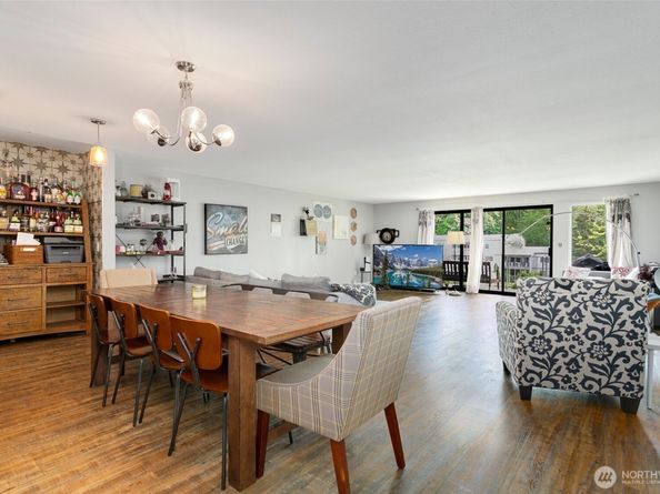 13271 15th Avenue NE B13, Seattle WA 98125