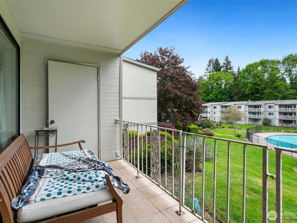 13271 15th Avenue NE B13, Seattle WA 98125