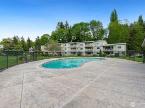 13271 15th Avenue NE B13, Seattle WA 98125