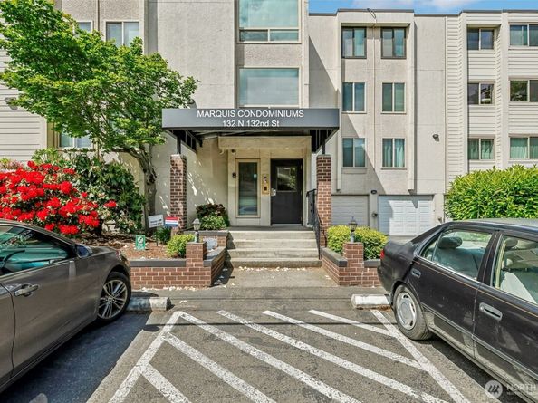 132 N 132nd 202, Seattle WA 98133