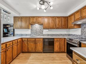 132 N 132nd 202, Seattle WA 98133