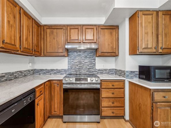 132 N 132nd 202, Seattle WA 98133
