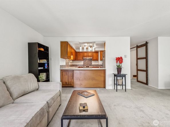 132 N 132nd 202, Seattle WA 98133