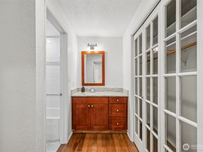 132 N 132nd 202, Seattle WA 98133