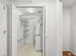 132 N 132nd 202, Seattle WA 98133