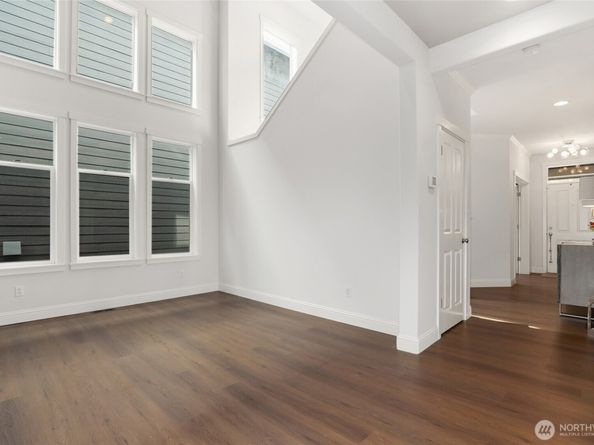 920 Big Tree Drive NW, Issaquah WA 98027