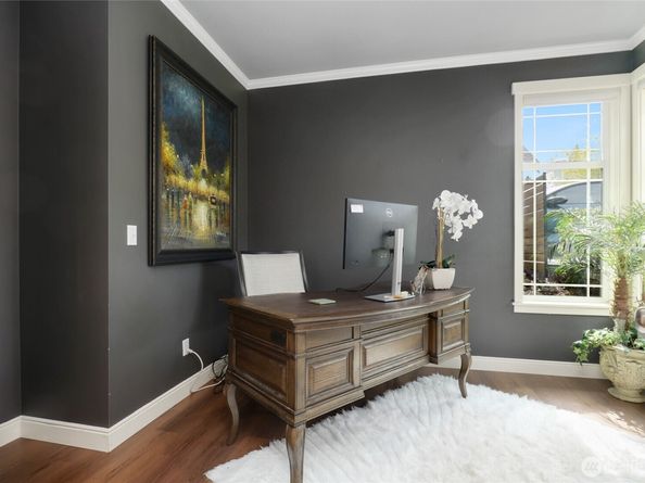 920 Big Tree Drive NW, Issaquah WA 98027