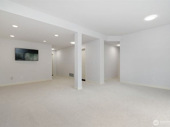 920 Big Tree Drive NW, Issaquah WA 98027