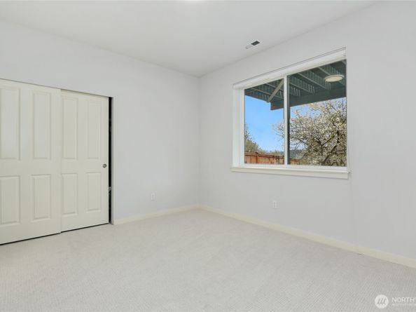 920 Big Tree Drive NW, Issaquah WA 98027