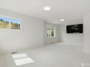 920 Big Tree Drive NW, Issaquah WA 98027
