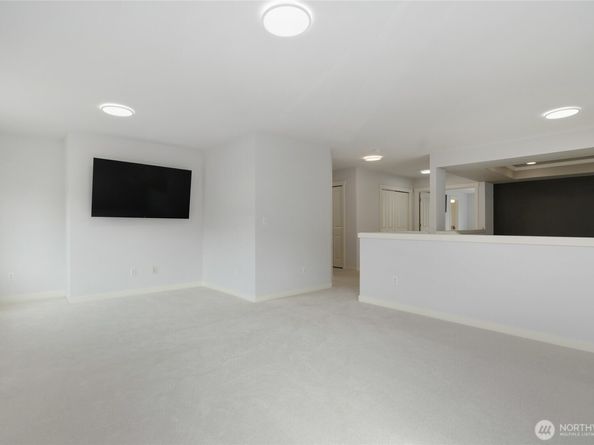 920 Big Tree Drive NW, Issaquah WA 98027