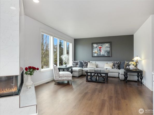 920 Big Tree Drive NW, Issaquah WA 98027