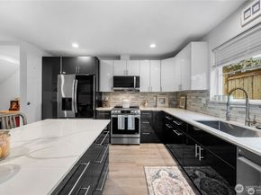 712 NW 95th Street, Seattle WA 98117