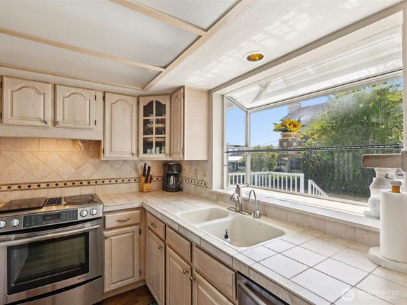 8205 S 123rd Place, Seattle WA 98178
