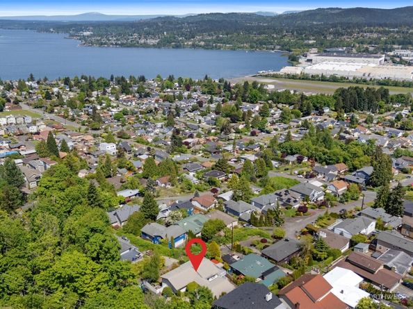 8205 S 123rd Place, Seattle WA 98178