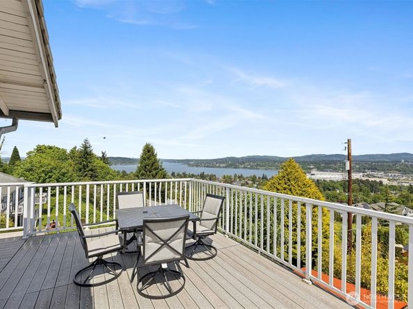 8205 S 123rd Place, Seattle WA 98178