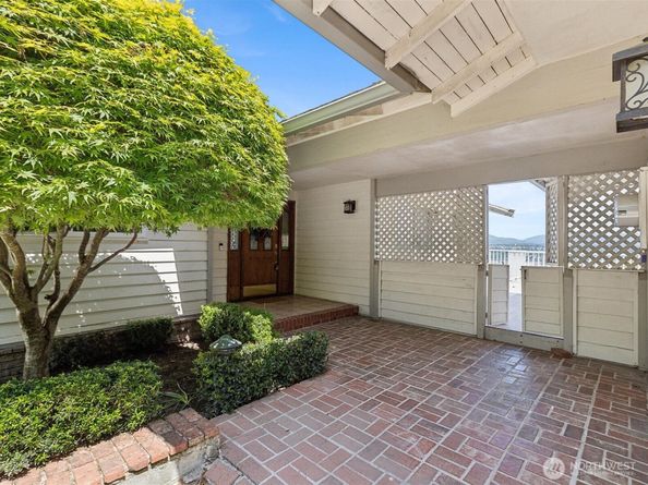 8205 S 123rd Place, Seattle WA 98178