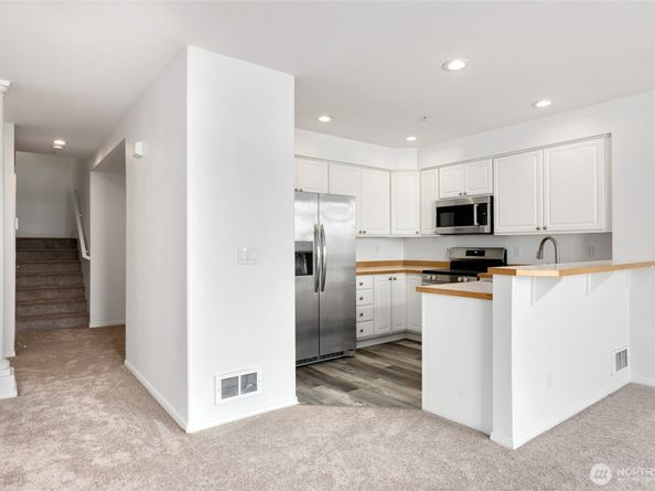 3990 129 Place SE 302, Bellevue WA 98006
