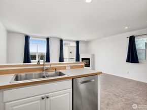 3990 129 Place SE 302, Bellevue WA 98006