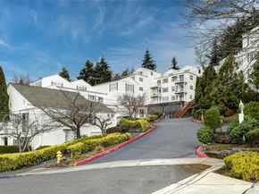 3990 129 Place SE 302, Bellevue WA 98006