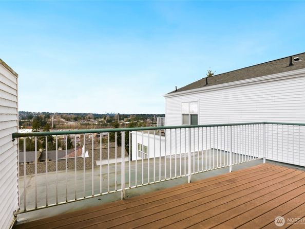 3990 129 Place SE 302, Bellevue WA 98006