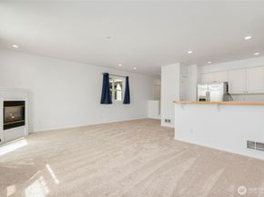 3990 129 Place SE 302, Bellevue WA 98006