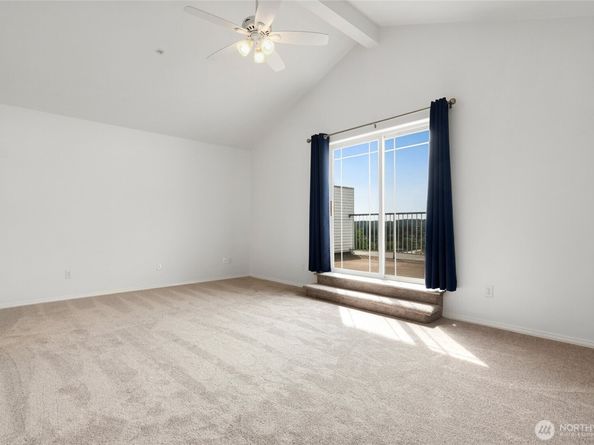 3990 129 Place SE 302, Bellevue WA 98006