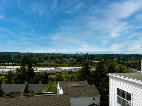 3990 129 Place SE 302, Bellevue WA 98006
