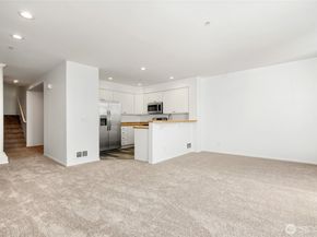 3990 129 Place SE 302, Bellevue WA 98006