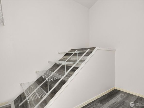 3990 129 Place SE 302, Bellevue WA 98006