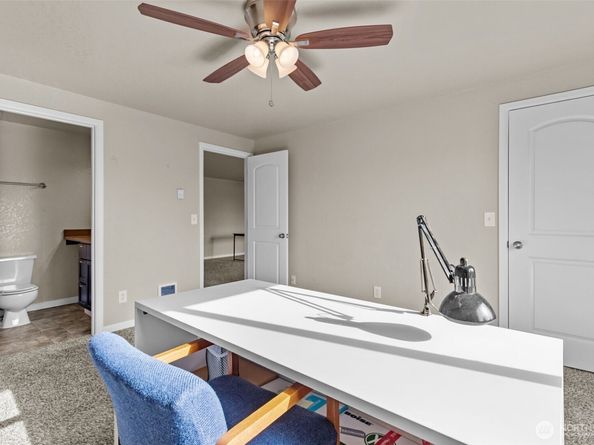 9815 Holly Drive A208, Everett WA 98204