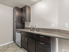 9815 Holly Drive A208, Everett WA 98204